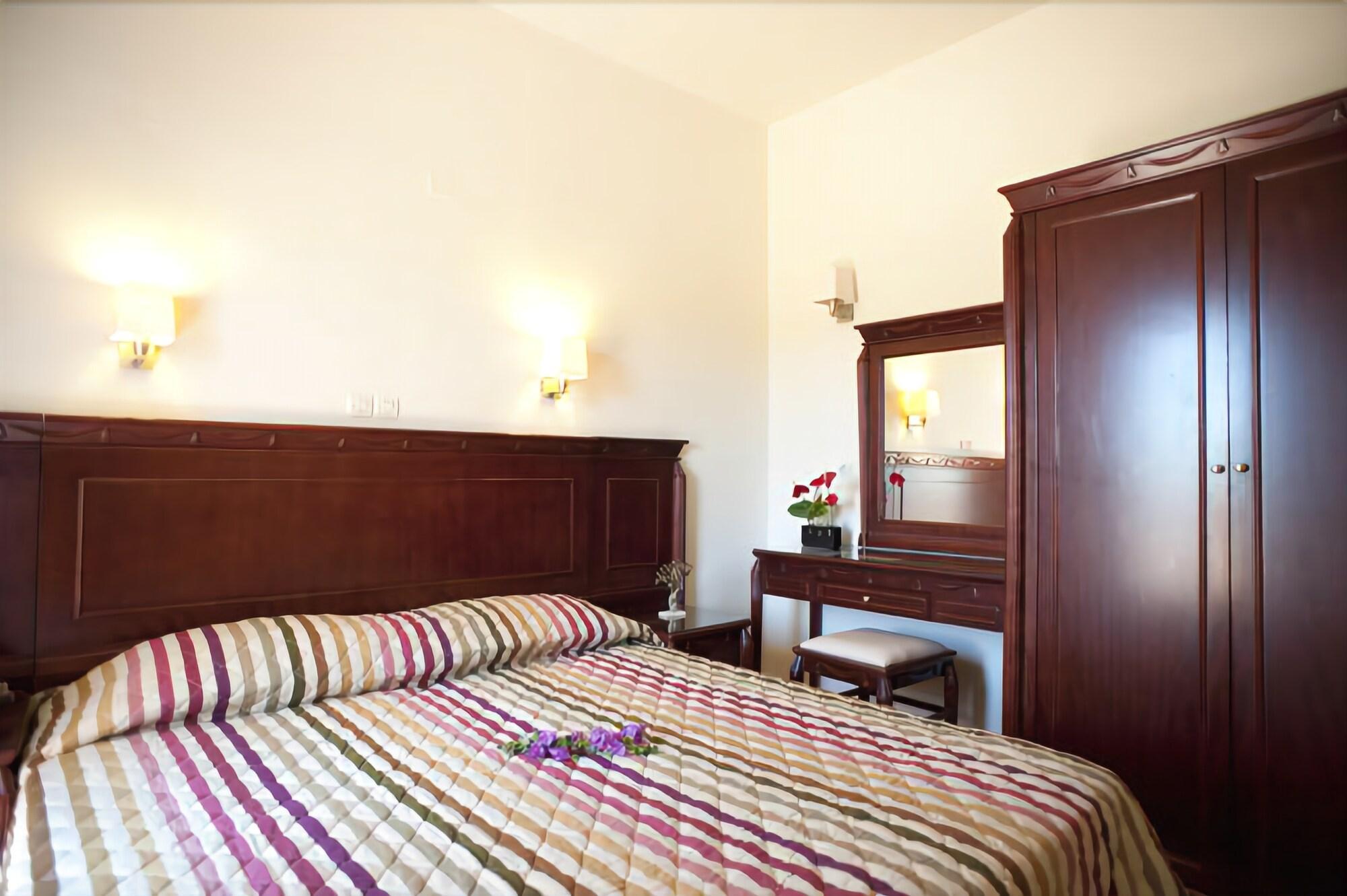 Lito Hotel